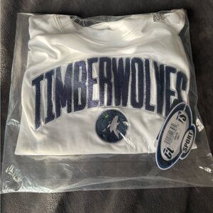 NWT Minnesota Timberwolves White Sweatshirt